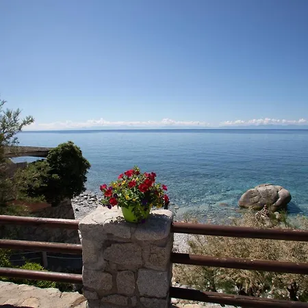 Sardi Hotel Pomonte